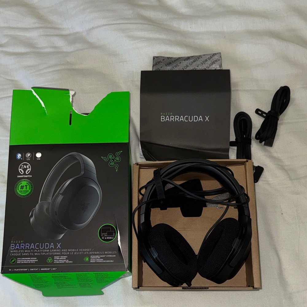 Razer Barracuda X Wireless Headset - Black and Green